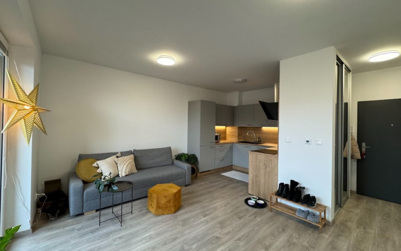 Pekný 1 izbový byt na prenájom v Miloslavove, balkón, parkovanie