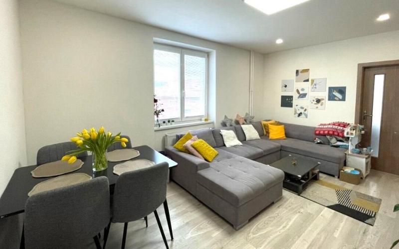 PREDAJ: 2 izbový byt 54 m2 kompletná rekonštrukcia 2021