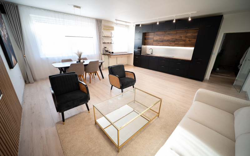 Na predaj veľký 3iz. byt s loggiou v Trnave