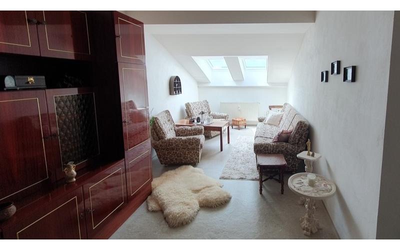 PREDAJ: veľký podkrovný 2 izbový byt 66 m2 ul. L. Svobodu