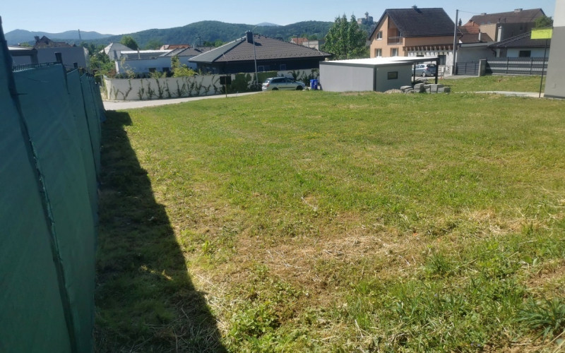 Stavebný pozemok Zamarovce