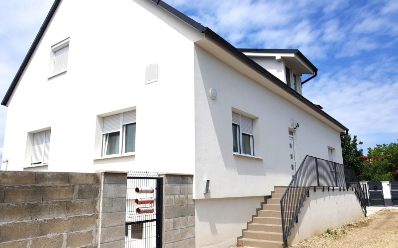 PREDAJ 4 izbový byt v rodinnom dome Mosonmagyaróvár