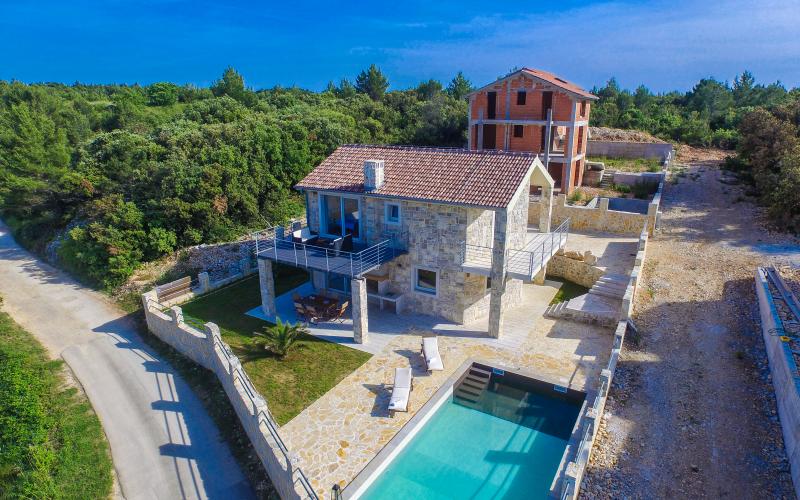 ZADAR - ZATON, predaj nádhernej kamennej vily pri mori. NOVÁ CENA