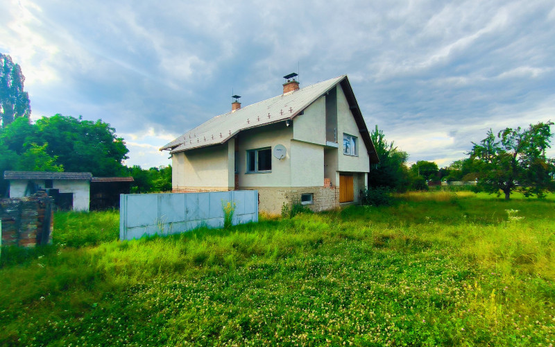 INVESTIČNÁ príležitosť na výstavbu RD a bytovej jednotky v obci Jablonica