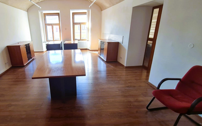 PRENÁJOM Priestorov na Hlavnej ulici - Prešov