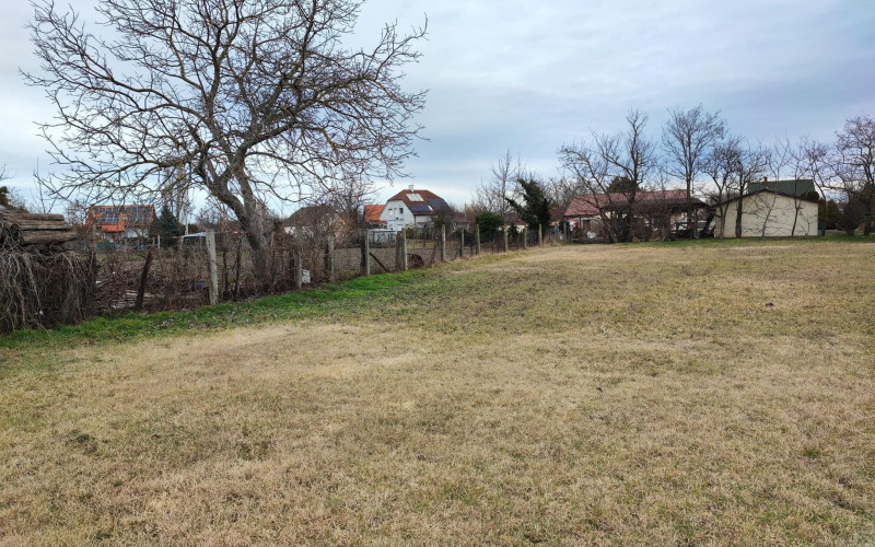 PREDAJ stavebný pozemok Dunakiliti