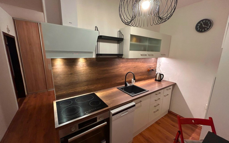 L&P |  Prenájom zariadeného 2-izbového bytu - Toplianska ul.