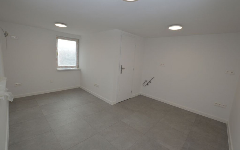 Chata Zlaté piesky, rozloha 250 m2 (50 metrov od jazera)