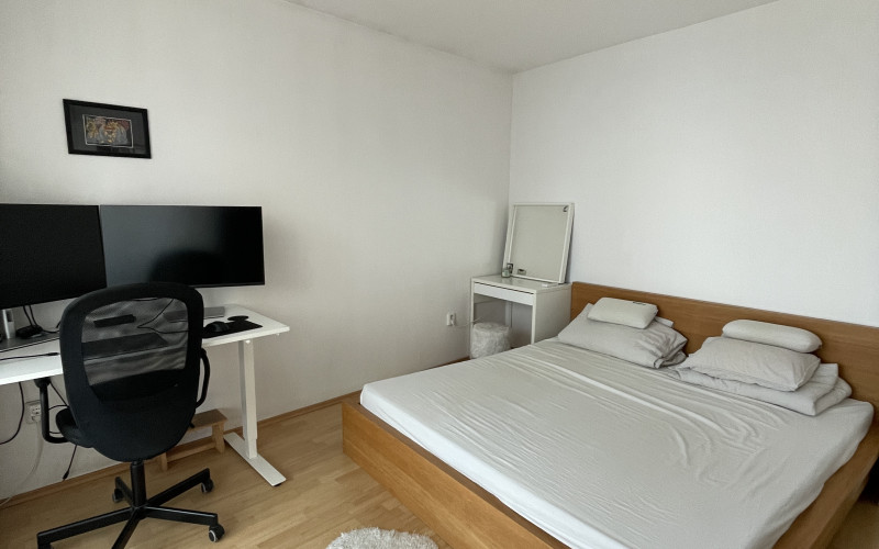 Svetlý 2-izbový byt v centre | Staré Mesto – Hollého ulica