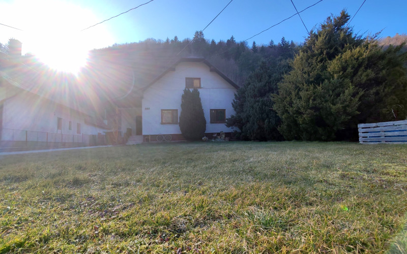 Výrazne znížená cena!Ticho, zeleň a komfort – RD s výbornou polohou v obci Lazy pod Makytou