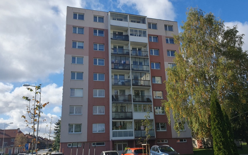 PREDAJ: 4 izbový byt s loggiou 80 m2 Svit ul. kpt. Nálepku