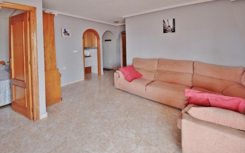 Apartmán 4+kk s bazénom a terasou Torrevieja-Španielsko