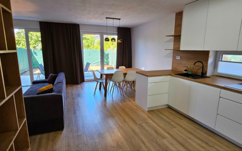 Prenájom,novostavba 5iz 2 posch dom,park.pre 3 autá,záhrada