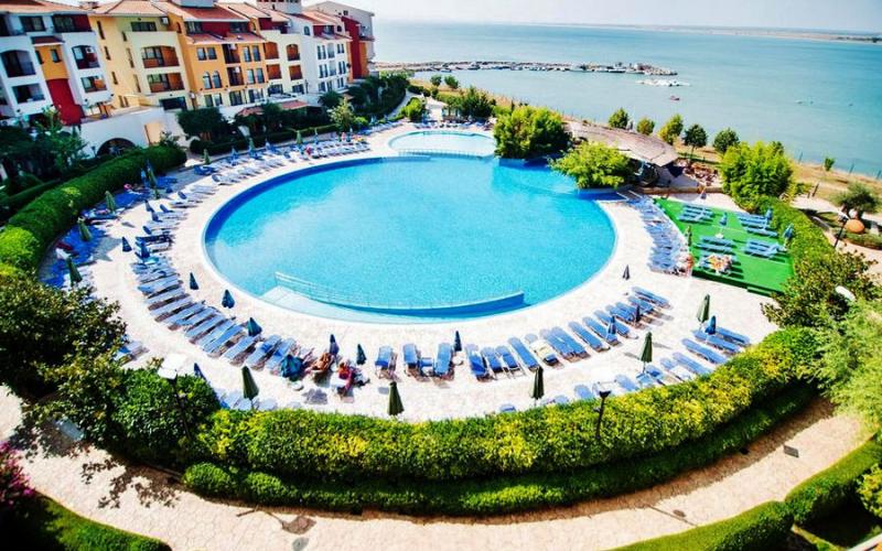 Štúdio 1+kk s balkónom a bazénom Aheloy-Bulharsko