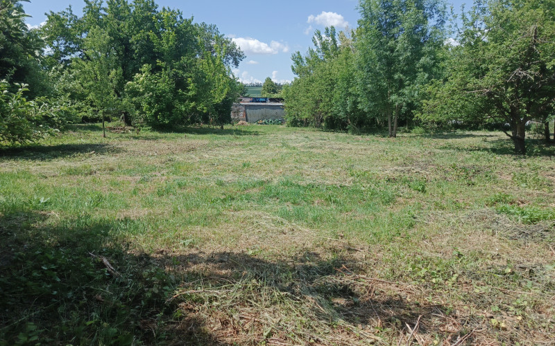 Pozemok na výstavbu RD v obci Čeľadice 3486m2