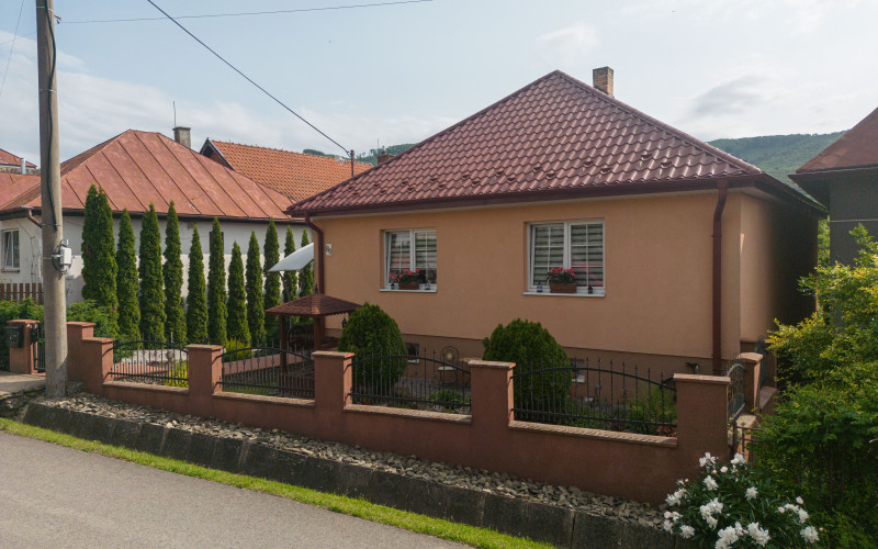 Na predaj 3-izbový rodinný dom, Slanská Huta