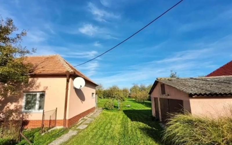 Predaj 3izb.domu Komárno/ možné prikúpiť aj záhradu