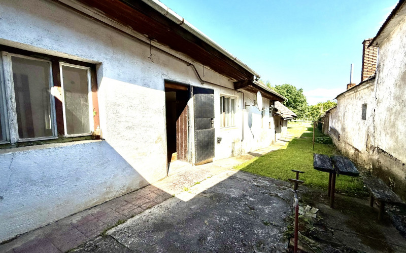 Na predaj starší vidiecky dom v obci Horné Orešany