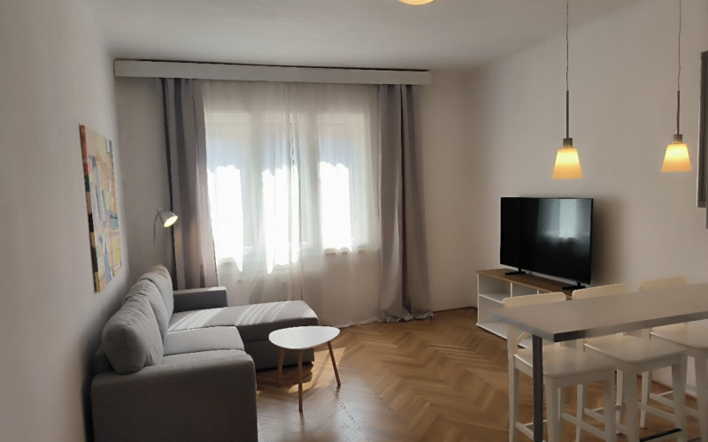 Moderný 2 izbový byt na prenájom, Laurinská - Staré Mesto