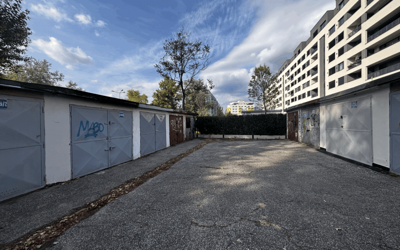 Suchá a udržiavaná garáž na predaj | Budovateľská, BA II - TOP LOKALITA