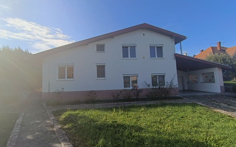 4 izbový dom na Zobore na prenajom