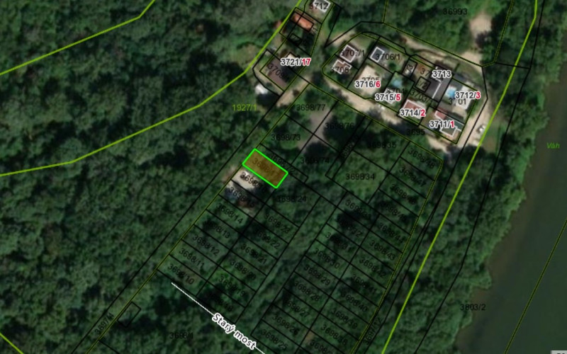 Na predaj rekreačný pozemok v kempingu pri rieke Váh -Sereď