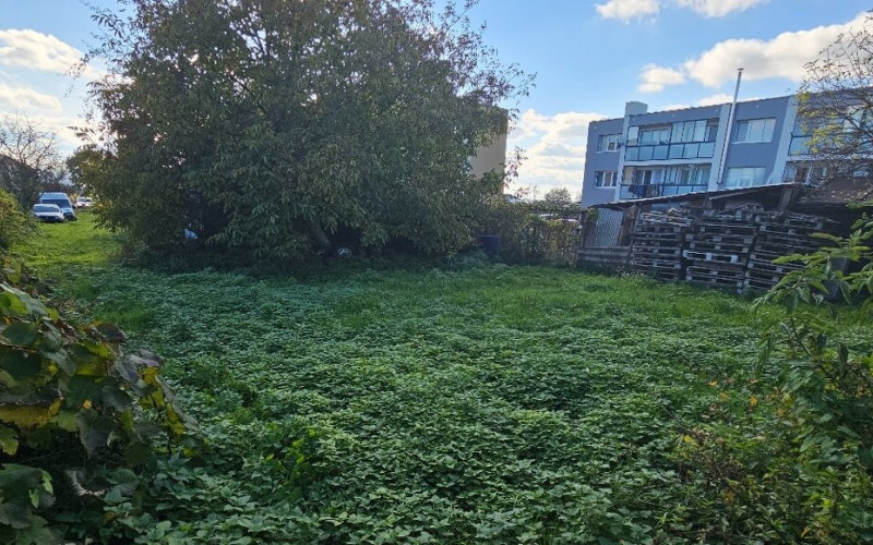 Na predaj pozemok vhodný na výstavbu RD  v obci Hlboké