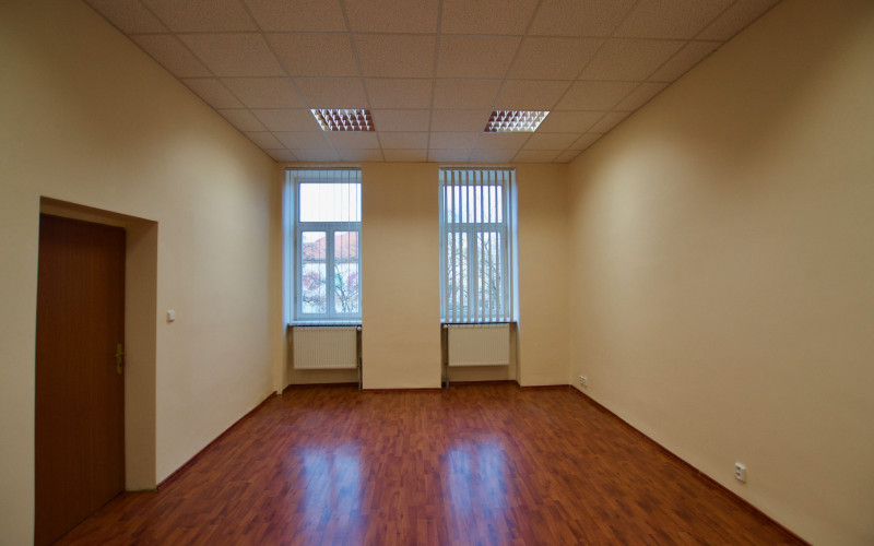 Na prenájom kancelárske priestory 70 m2, Moyzesová ul.