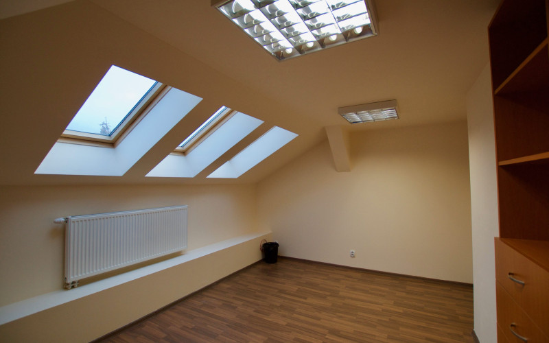 Na prenájom kancelárske priestory 73 m2, Moyzesová ul.