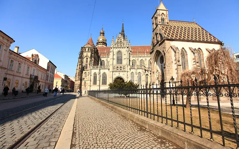PREDAJ veľkometrážny staromestský byt v historickom centre!!!