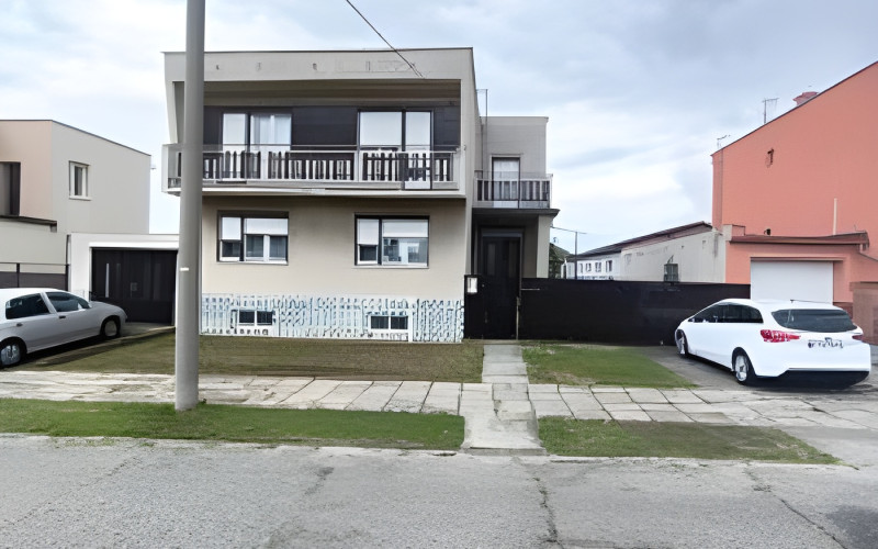 Na predaj 5iz. RD v pôvodnom stave v Holíči