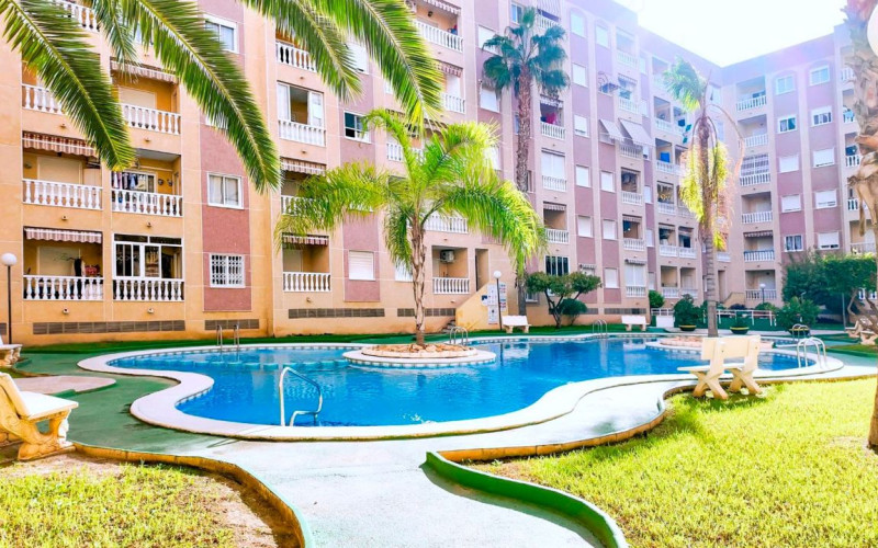 Moderný apartmán 3+kk Torrevieja, Španielsko