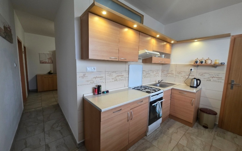 Veľký 2 izbový zariadený byt Bizetova