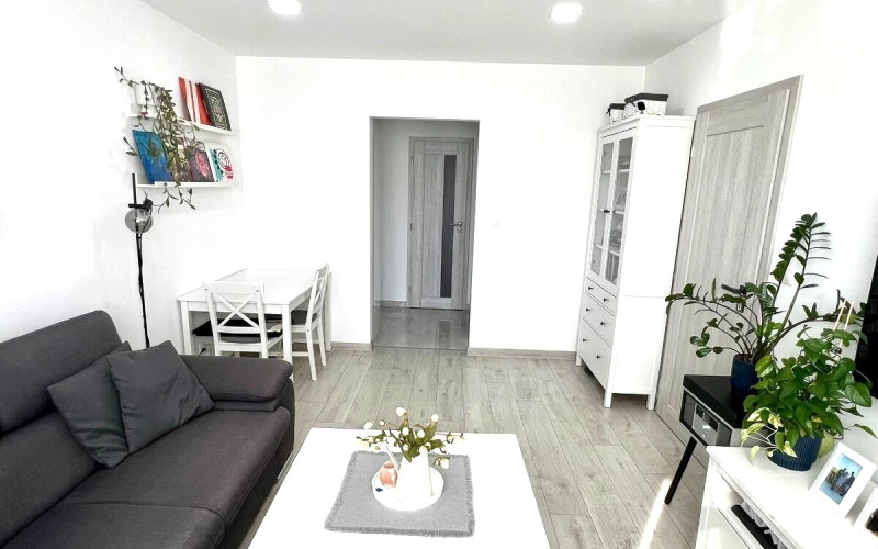 Na predaj krásny  2-izbový byt s balkónom v Hlohovci