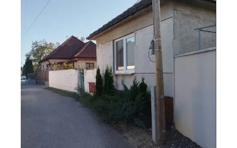 Na predaj starý rodinný dom v obci Siladice