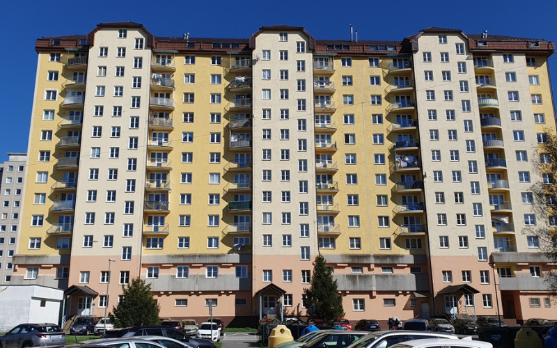 PREDAJ: 3 izb. byt 77 m2 s 2 balkónmi Slnečnica Novomeského