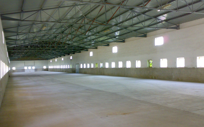 Na prenájom budova/sklad v Galante