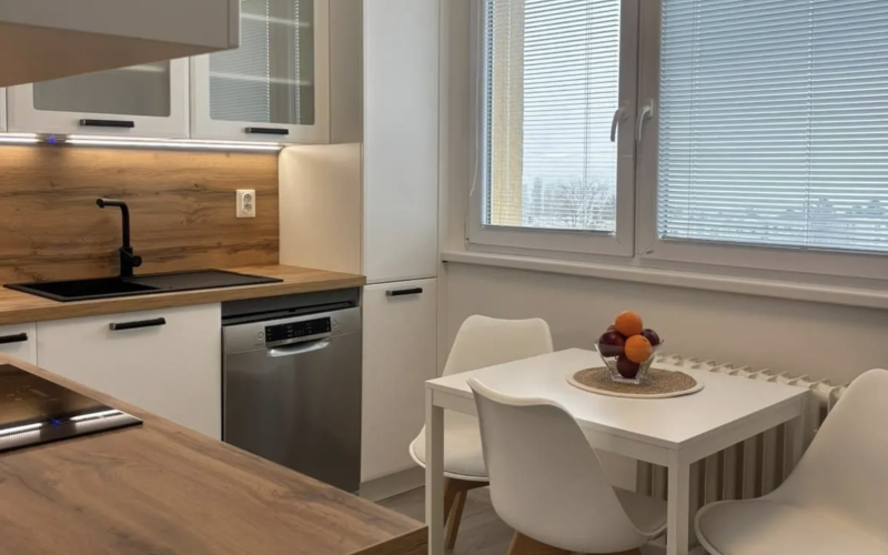 Kompletne zrekonštruovaný 3-izb. byt na predaj, BILIKOVA, BA IV