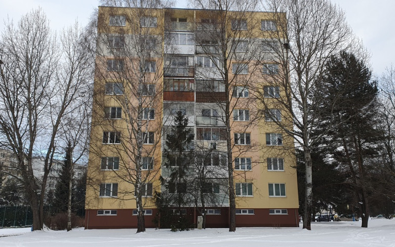 PREDAJ: 4 izb. byt 76 m2 + loggia kompletná rekonštrukcia