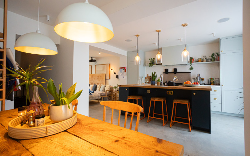 Dvojpodlažný RD-Poľov, kompletná rekonštrukcia, pozemok 586m2