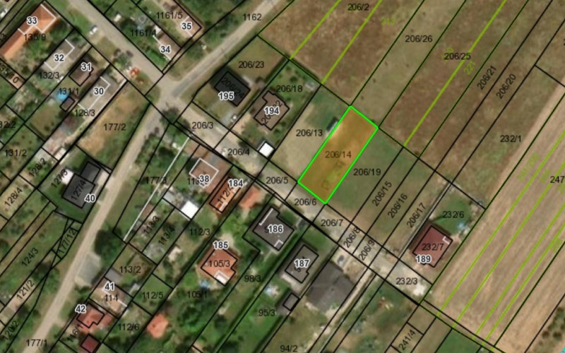 Na predaj 2 pozemky vhodné na výstavbu RD  v obci Pavlice