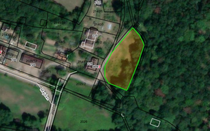 Predaj -pozemok vhodný na výstavbu RD  na Majdáne (Lošonec)