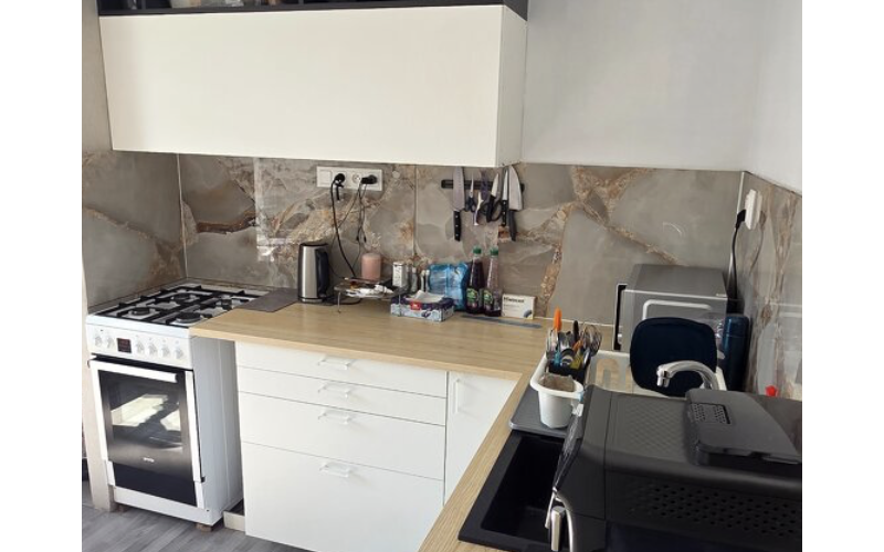 NA PREDAJ, čiastočne zrekonštruovaný 3i byt, GESSAYOVA, BA V