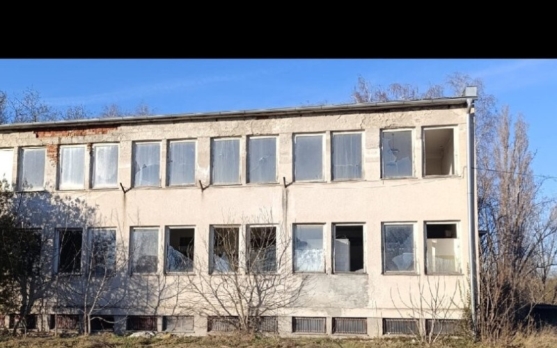 Na predaj administratívna budova  Križovany nad Dudváhom