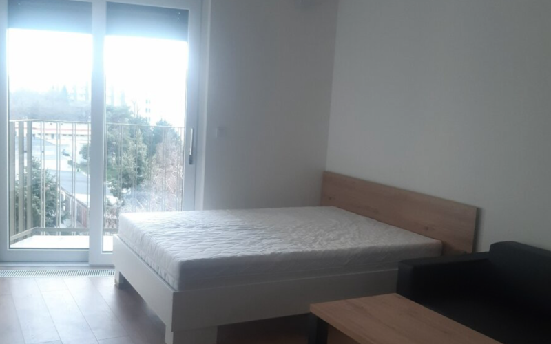 Priestranný 2 izbový byt s balkónom a parkovaním na Furči