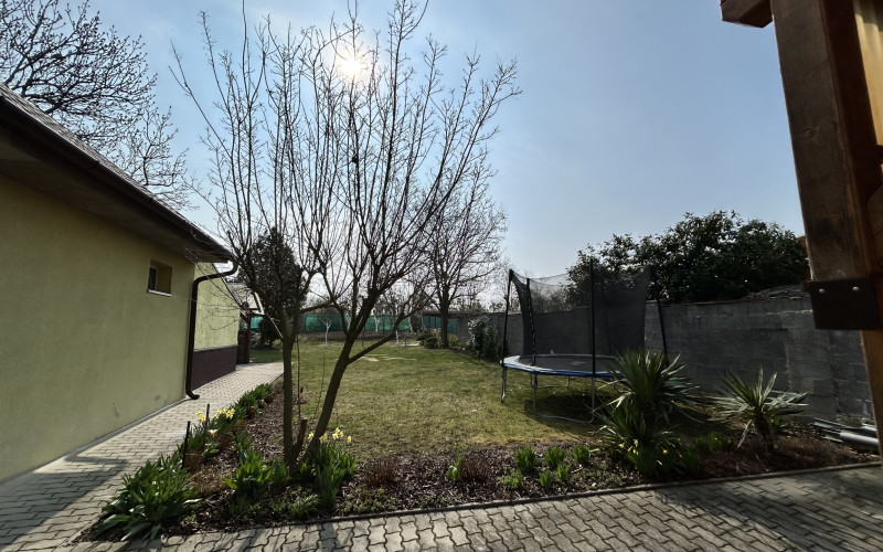 PREDAJ stavebný pozemok Rajka