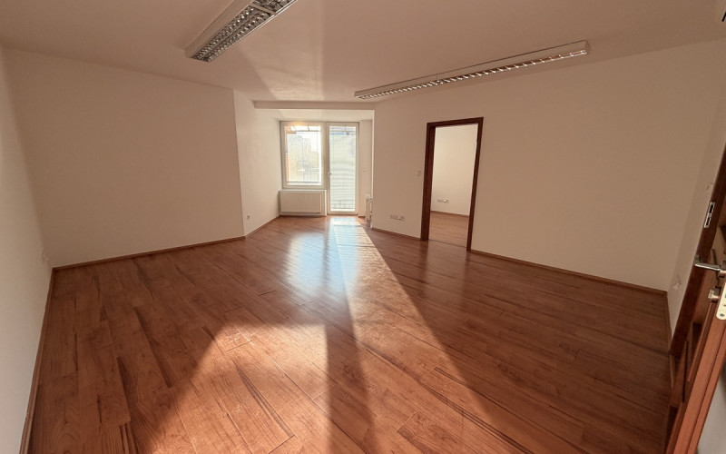 Kancelária na prenájom v centre Senca-Lichnerova-pešia zóna