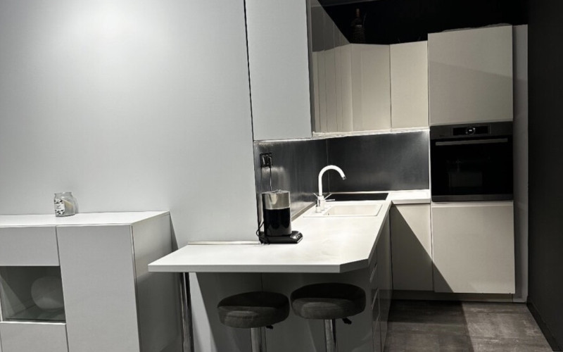 PRENÁJOM - 2 izbový prerobený byt v centre Michaloviec