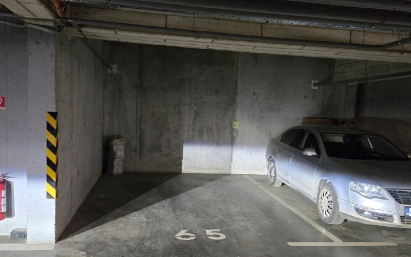 Garážové parkovacie miesto s kobkou v projekte MIKO