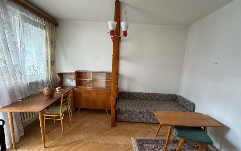 Na predaj 3iz. byt v pôvodnom stave s loggiou v Hlohovci